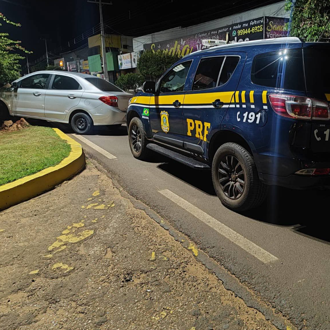 PRF prende motorista após tentativa de fuga e recupera veículo em Água Clara