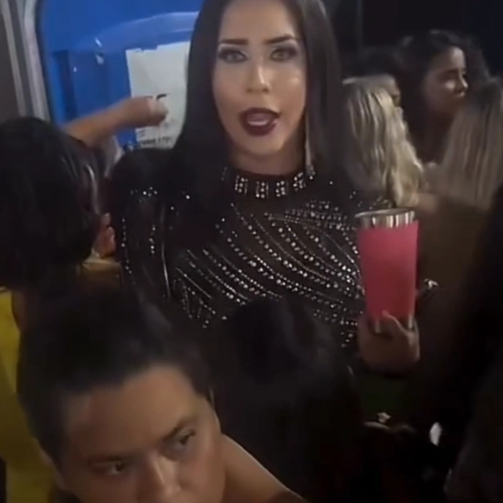 Mulher trans é impedida de usar banheiro feminino em festa no Ceará
