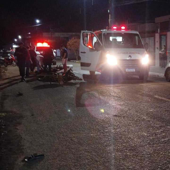 Acidente entre motos deixa vítima ferida em Água Clara