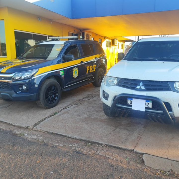 PRF recupera caminhonete furtada em Água Clara