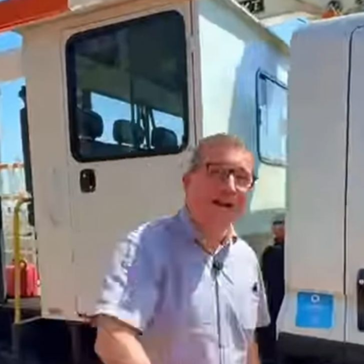 Prefeito reage à cobrança do seu adversário político Dr. Ruy Costa, mas solução para iluminação da Av. Clodoaldo Garcia gera críticas