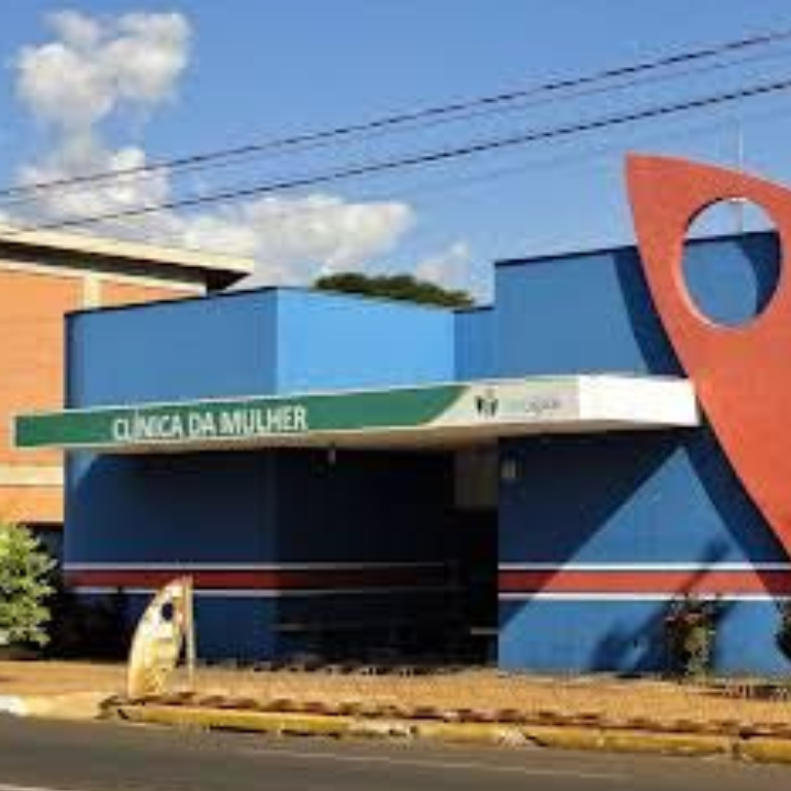 Exame forçado e humilhação: Gestante menor de idade denúncia atendimento por obstetra de alto risco na Clínica da Mulher