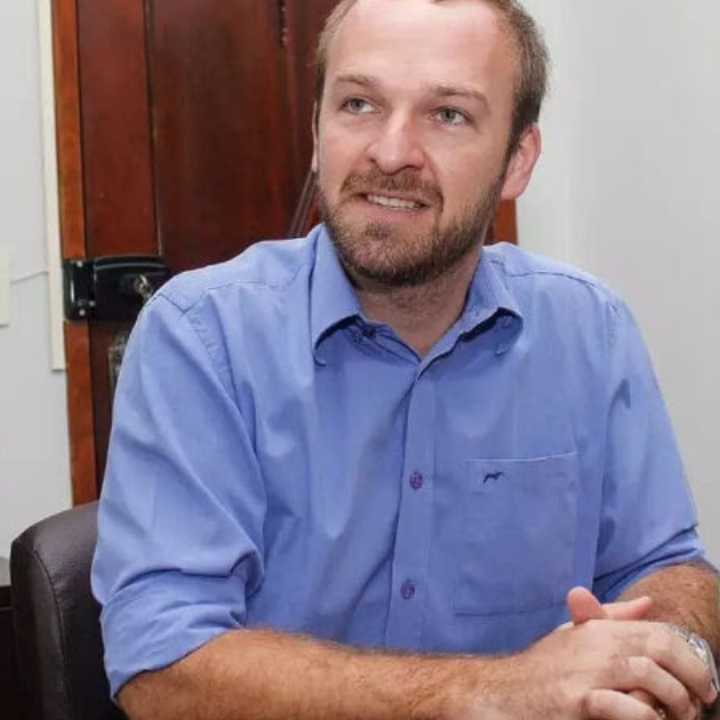 Prefeito de Terenos deixa a prisão e será monitorado por tornozeleira eletrônica