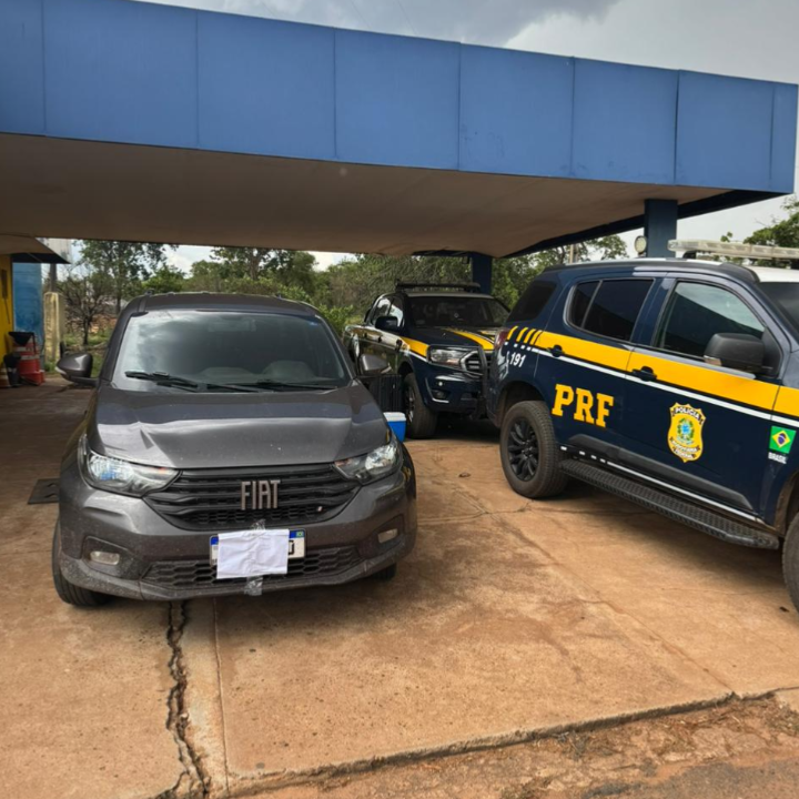 PRF recupera picape furtada na BR-262 em Água Clara