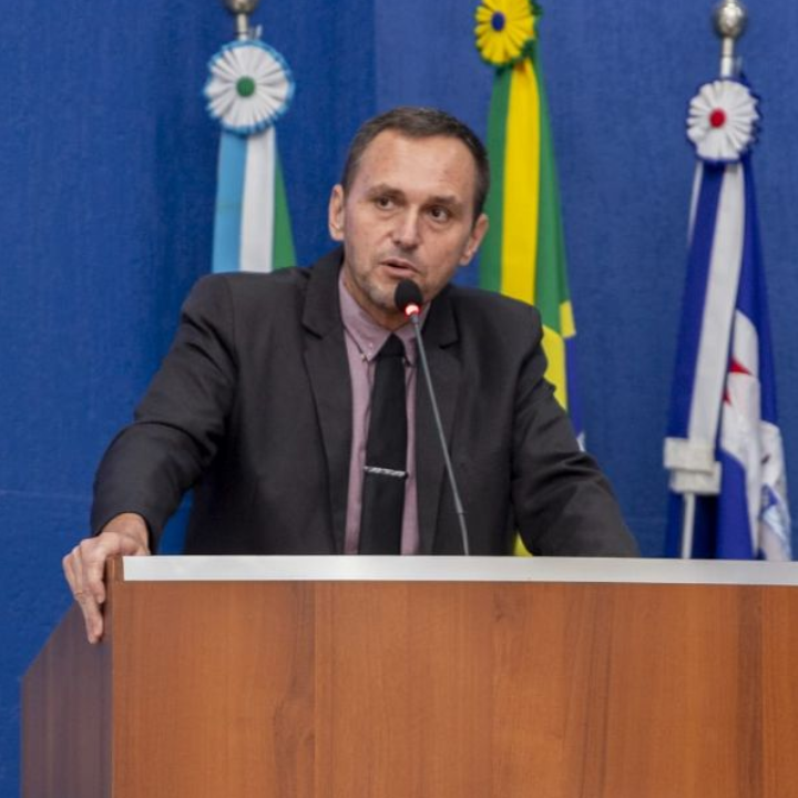 Cobranças públicas expõem crise na Saúde e aumentam pressão sobre gestão em Três Lagoas