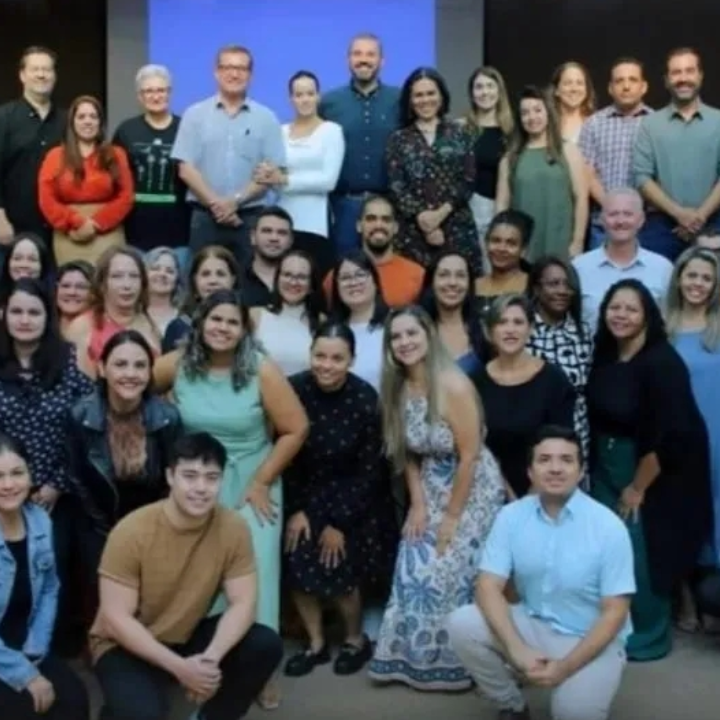 Ausência de Juliana Salim em posse de novos servidores da saúde alimenta rumores sobre sua permanência no cargo