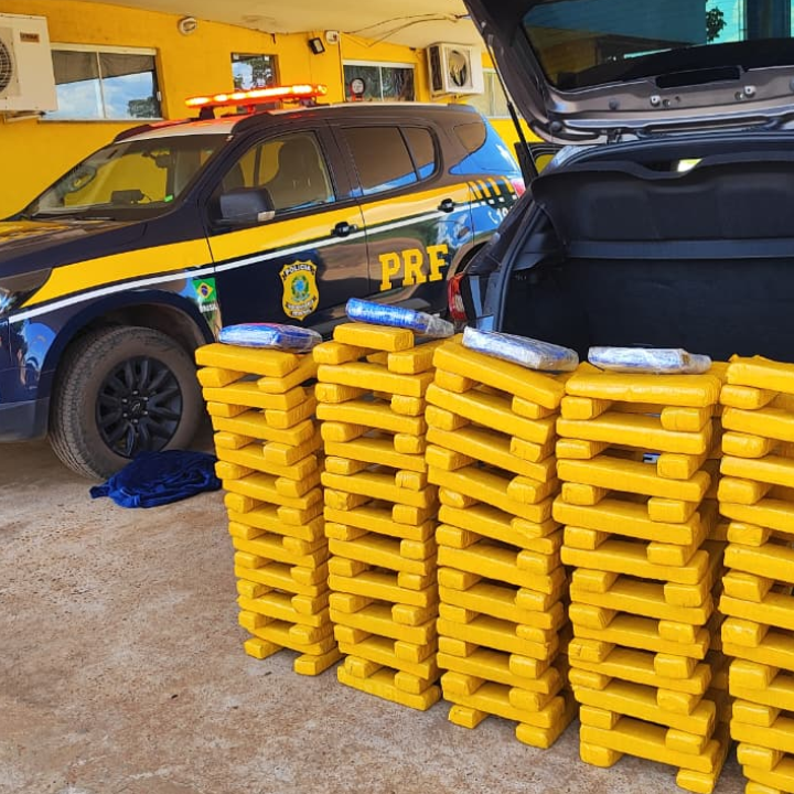 Perseguição termina com quase 170 kg de drogas apreendidos em Água Clara